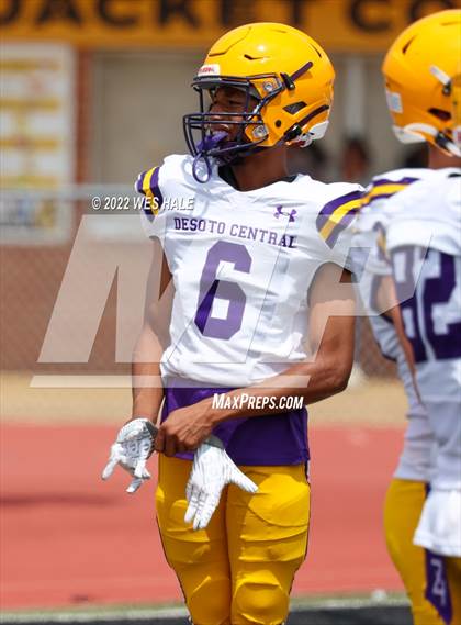 Thumbnail 1 in DeSoto Central @ Starkville (Spring Game) photogallery.
