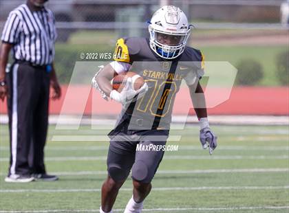 Thumbnail 3 in DeSoto Central @ Starkville (Spring Game) photogallery.