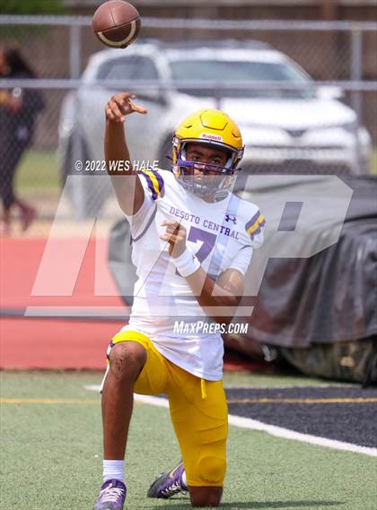 Thumbnail 3 in DeSoto Central @ Starkville (Spring Game) photogallery.