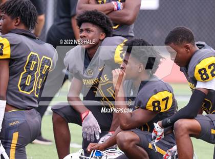 Thumbnail 2 in DeSoto Central @ Starkville (Spring Game) photogallery.