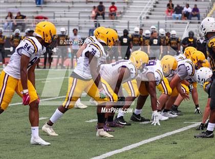 Thumbnail 1 in DeSoto Central @ Starkville (Spring Game) photogallery.