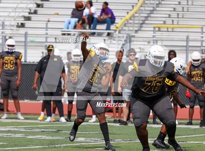 Thumbnail 1 in DeSoto Central @ Starkville (Spring Game) photogallery.