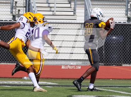 Thumbnail 1 in DeSoto Central @ Starkville (Spring Game) photogallery.