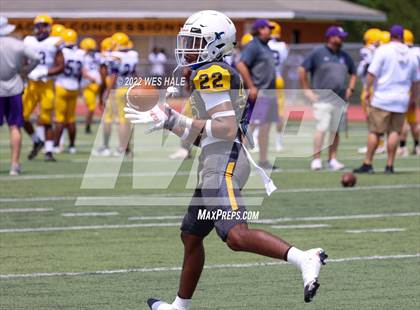 Thumbnail 2 in DeSoto Central @ Starkville (Spring Game) photogallery.