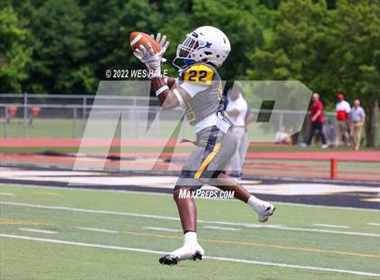 Thumbnail 2 in DeSoto Central @ Starkville (Spring Game) photogallery.