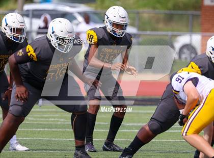 Thumbnail 1 in DeSoto Central @ Starkville (Spring Game) photogallery.