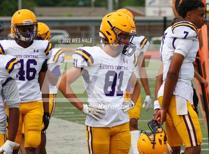Thumbnail 1 in DeSoto Central @ Starkville (Spring Game) photogallery.