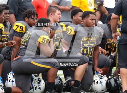 Thumbnail 1 in DeSoto Central @ Starkville (Spring Game) photogallery.