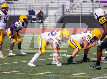 Thumbnail 3 in DeSoto Central @ Starkville (Spring Game) photogallery.