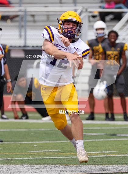 Thumbnail 1 in DeSoto Central @ Starkville (Spring Game) photogallery.