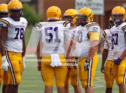 Thumbnail 2 in DeSoto Central @ Starkville (Spring Game) photogallery.