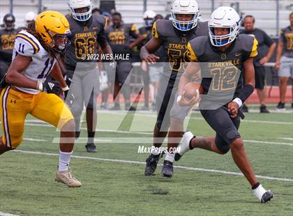 Thumbnail 1 in DeSoto Central @ Starkville (Spring Game) photogallery.