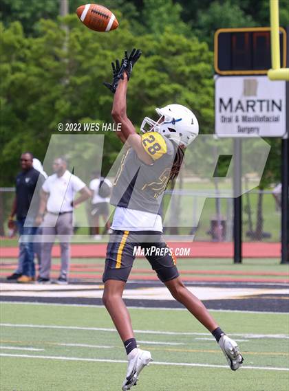 Thumbnail 2 in DeSoto Central @ Starkville (Spring Game) photogallery.