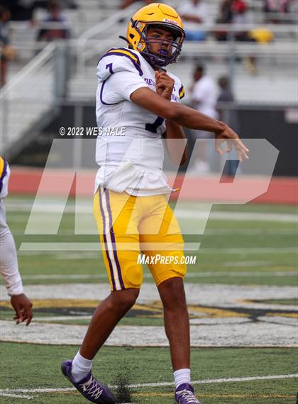 Thumbnail 2 in DeSoto Central @ Starkville (Spring Game) photogallery.