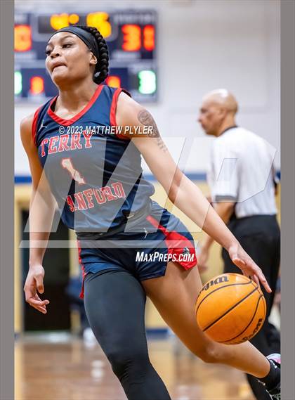 Thumbnail 3 in Terry Sanford vs E.E. Smith (All American Conference Tournament Final) photogallery.