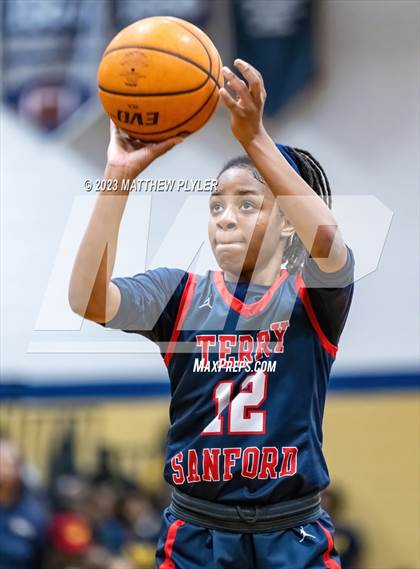 Thumbnail 2 in Terry Sanford vs E.E. Smith (All American Conference Tournament Final) photogallery.