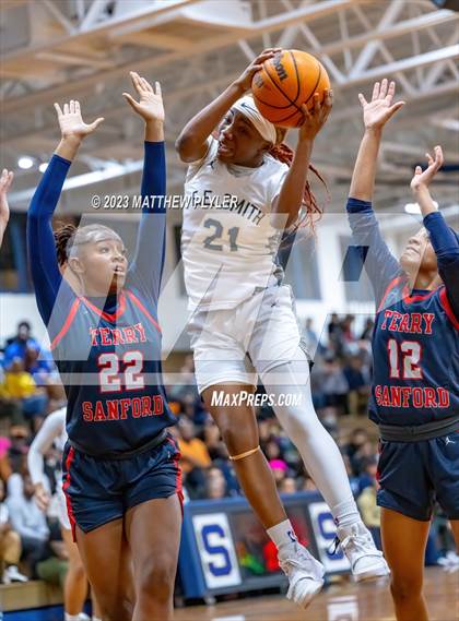 Thumbnail 2 in Terry Sanford vs E.E. Smith (All American Conference Tournament Final) photogallery.