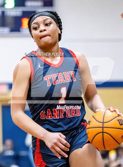 Thumbnail 2 in Terry Sanford vs E.E. Smith (All American Conference Tournament Final) photogallery.