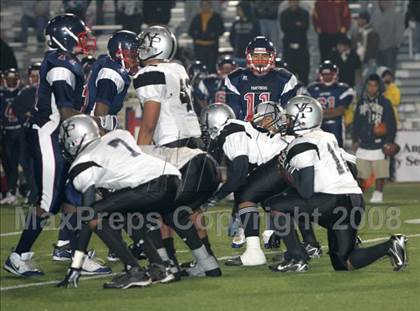 Thumbnail 3 in Annenberg vs. View Park Prep ( LACS 8-Man Final ) photogallery.