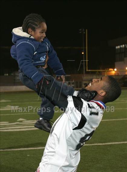 Thumbnail 2 in Annenberg vs. View Park Prep ( LACS 8-Man Final ) photogallery.