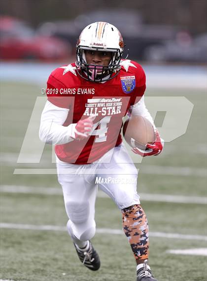 Thumbnail 3 in Autozone Liberty Bowl All-Stars photogallery.
