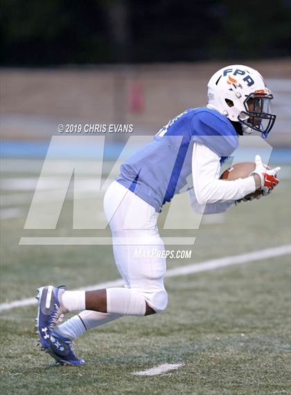 Thumbnail 1 in Autozone Liberty Bowl All-Stars photogallery.