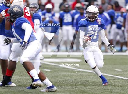 Thumbnail 2 in Autozone Liberty Bowl All-Stars photogallery.