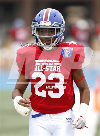 Thumbnail 2 in Autozone Liberty Bowl All-Stars photogallery.