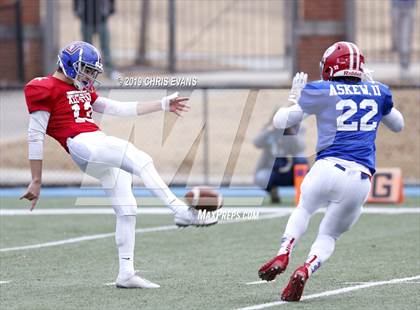 Thumbnail 2 in Autozone Liberty Bowl All-Stars photogallery.