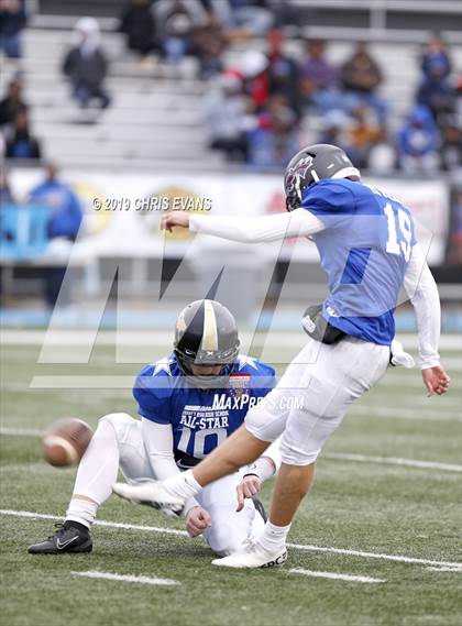 Thumbnail 2 in Autozone Liberty Bowl All-Stars photogallery.