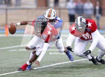 Thumbnail 3 in Autozone Liberty Bowl All-Stars photogallery.