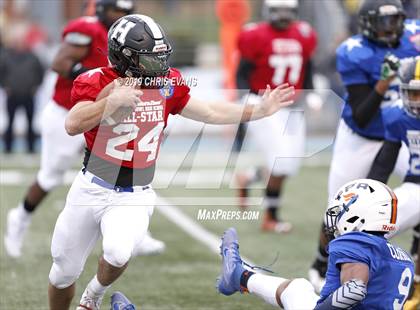 Thumbnail 2 in Autozone Liberty Bowl All-Stars photogallery.