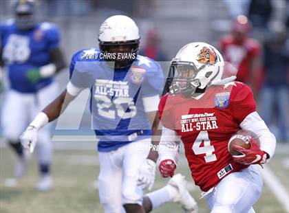 Thumbnail 3 in Autozone Liberty Bowl All-Stars photogallery.