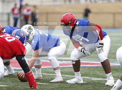 Thumbnail 3 in Autozone Liberty Bowl All-Stars photogallery.