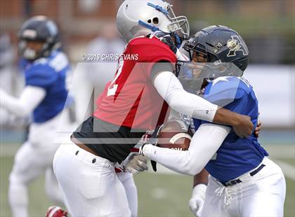 Thumbnail 2 in Autozone Liberty Bowl All-Stars photogallery.