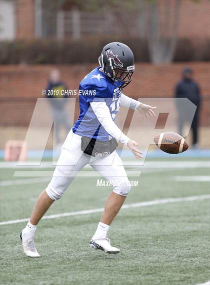 Thumbnail 3 in Autozone Liberty Bowl All-Stars photogallery.