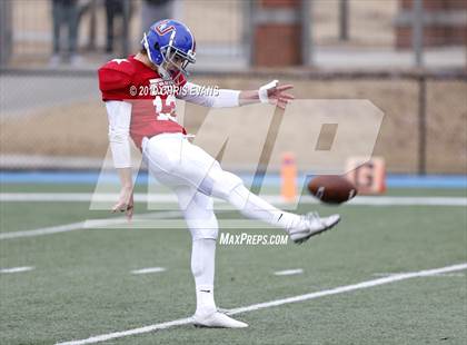 Thumbnail 3 in Autozone Liberty Bowl All-Stars photogallery.