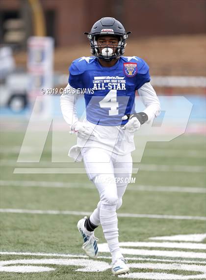 Thumbnail 2 in Autozone Liberty Bowl All-Stars photogallery.