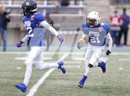 Thumbnail 1 in Autozone Liberty Bowl All-Stars photogallery.