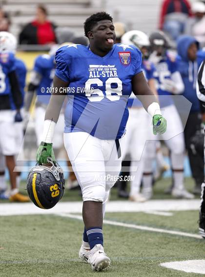 Thumbnail 2 in Autozone Liberty Bowl All-Stars photogallery.