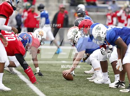 Thumbnail 2 in Autozone Liberty Bowl All-Stars photogallery.