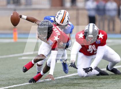Thumbnail 1 in Autozone Liberty Bowl All-Stars photogallery.