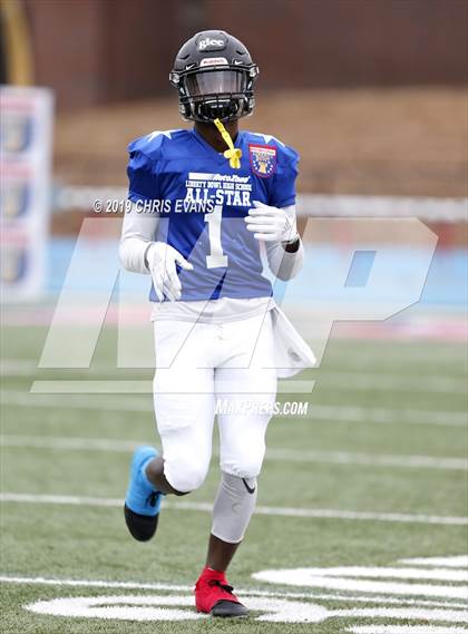 Thumbnail 3 in Autozone Liberty Bowl All-Stars photogallery.