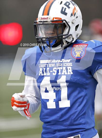 Thumbnail 3 in Autozone Liberty Bowl All-Stars photogallery.