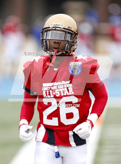 Thumbnail 2 in Autozone Liberty Bowl All-Stars photogallery.