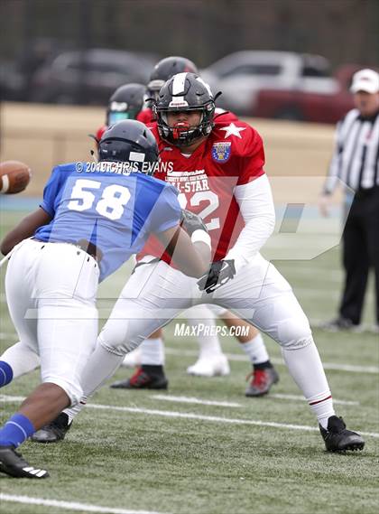 Thumbnail 2 in Autozone Liberty Bowl All-Stars photogallery.