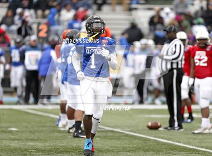 Thumbnail 2 in Autozone Liberty Bowl All-Stars photogallery.