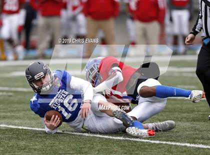 Thumbnail 2 in Autozone Liberty Bowl All-Stars photogallery.