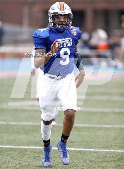 Thumbnail 1 in Autozone Liberty Bowl All-Stars photogallery.