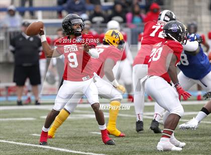Thumbnail 2 in Autozone Liberty Bowl All-Stars photogallery.